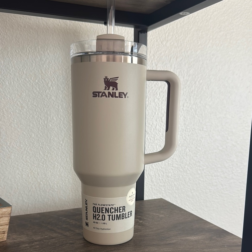 Stanley Quencher H2.0 Tumbler - Beige
